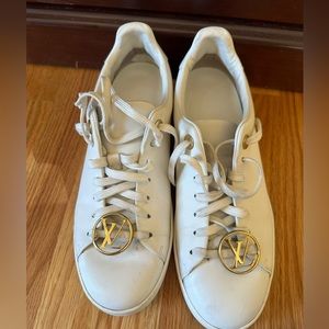 Louis Vuitton Women’s White Frontrow Sneaker - 39